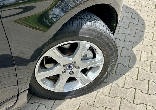 Volvo XC 60 cena 52800 przebieg: 265000, rok produkcji 2011 z Zwoleń małe 631